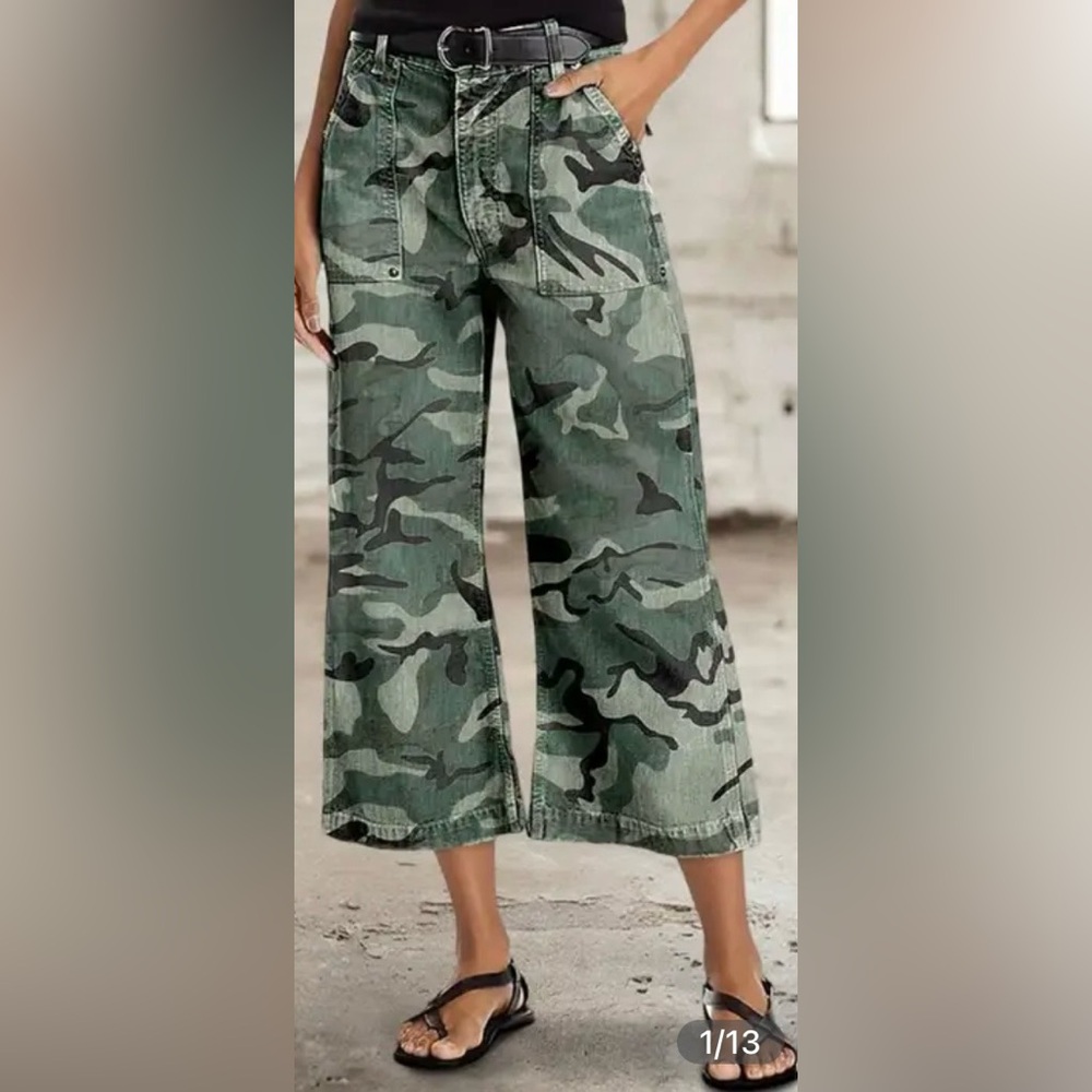 Flamingals Camo Print Mid Waist Straight Leg Capri Jeans